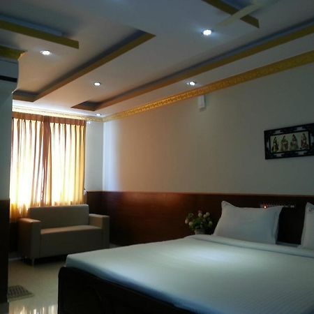Palm Valley Resort Gonikoppal Экстерьер фото
